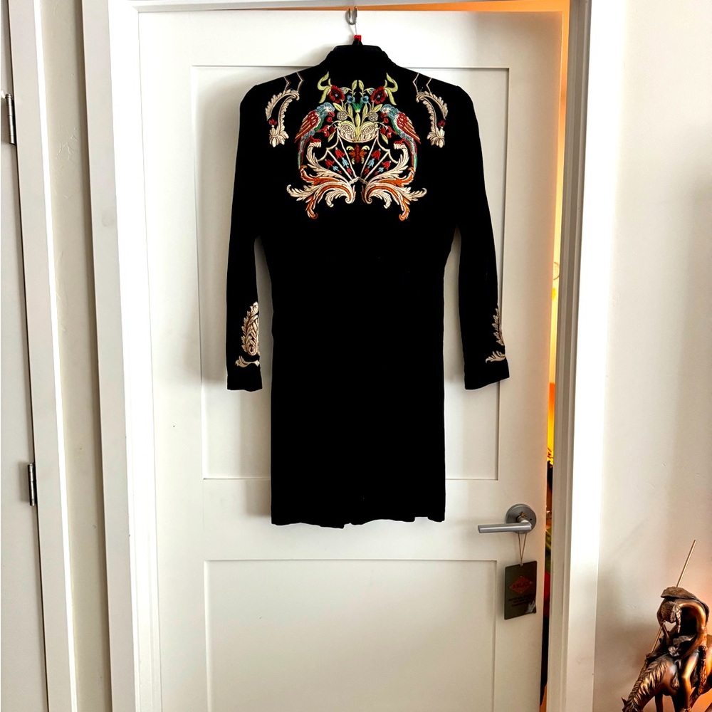Barely worn Johnny Was - Embroidered Black mid-length Corduroy Coat, Size Medium - Picture 5 of 10